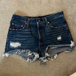 Levi 501 Jean short size 28waist